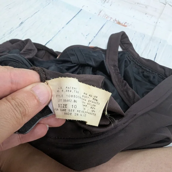 Miraclesuit One piece Vintage Suit - Picture 3 of 10